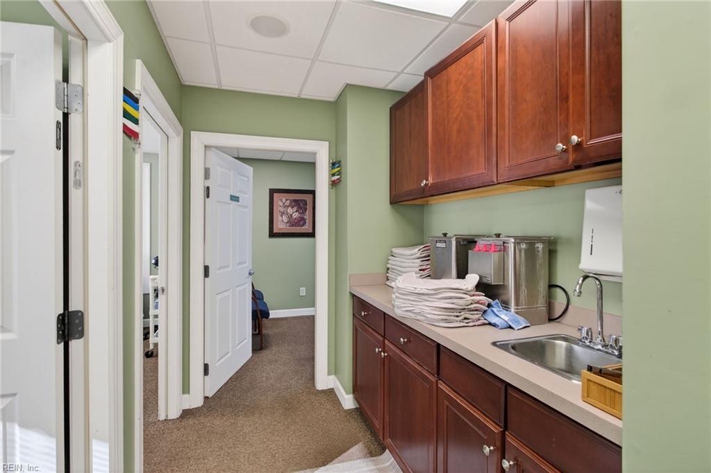 2216 Executive Dr Property Photo 14
