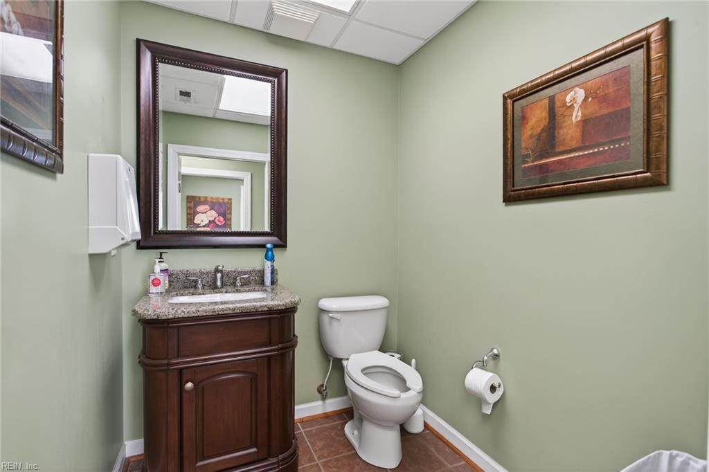 2216 Executive Dr Property Photo 18