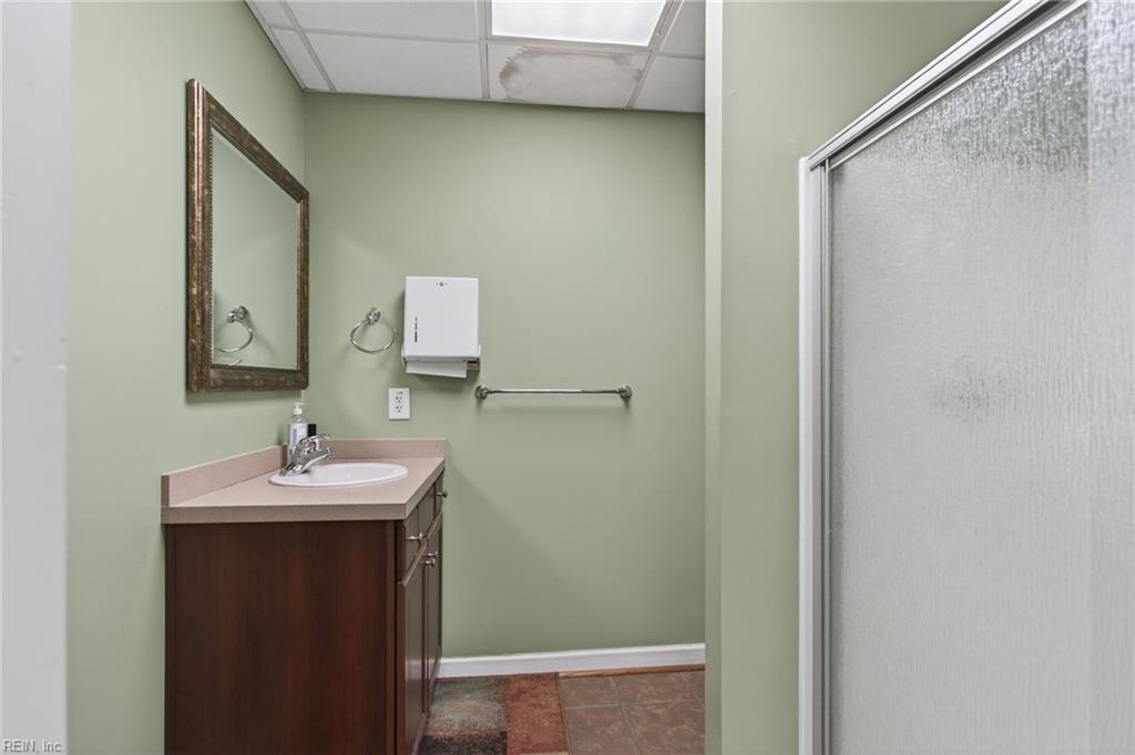 2216 Executive Dr Property Photo 25