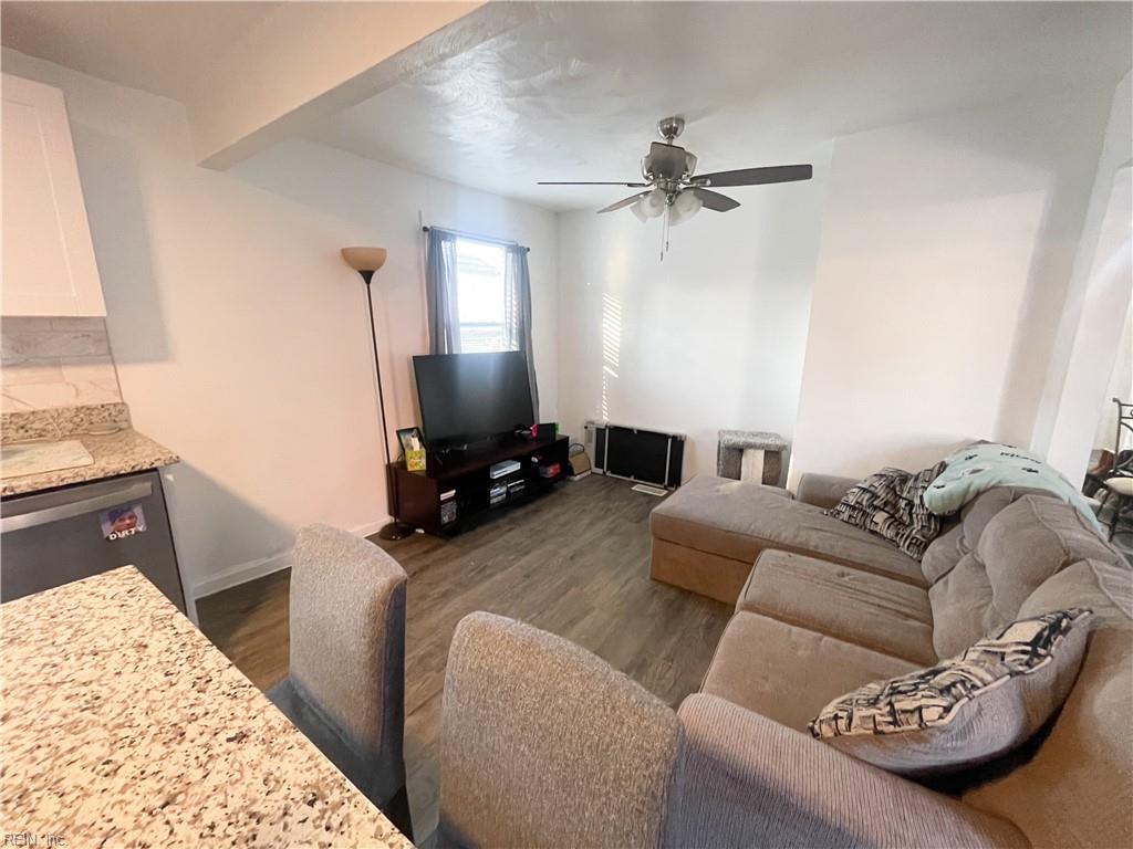 1307 Hatton St Property Photo 7