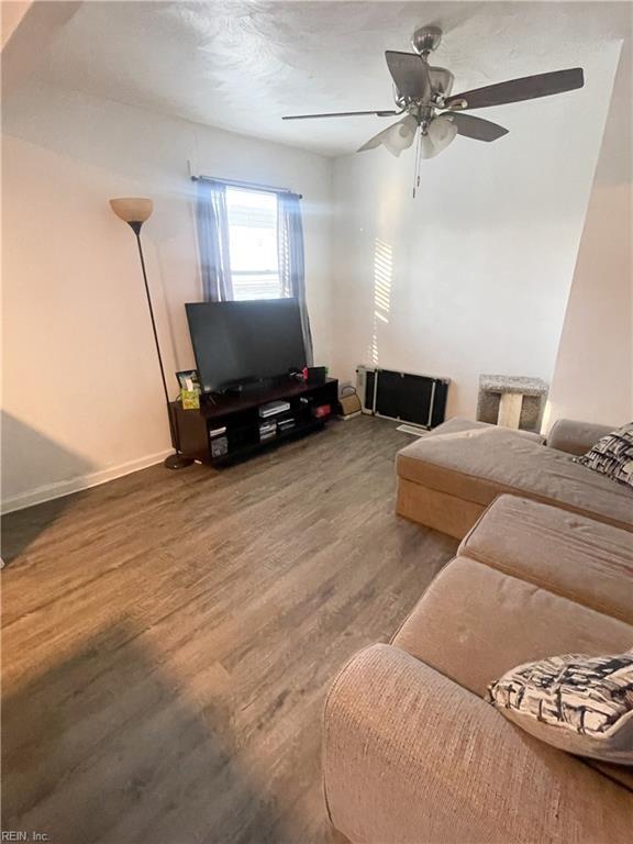 1307 Hatton St Property Photo 8