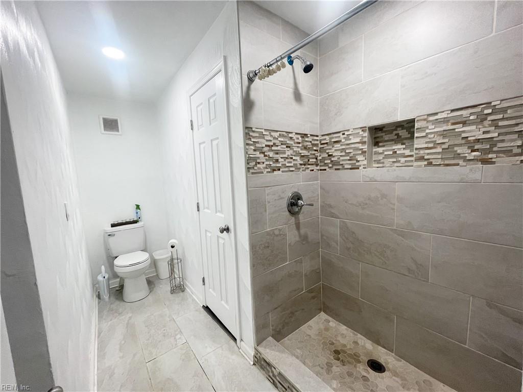 1307 Hatton St Property Photo 12