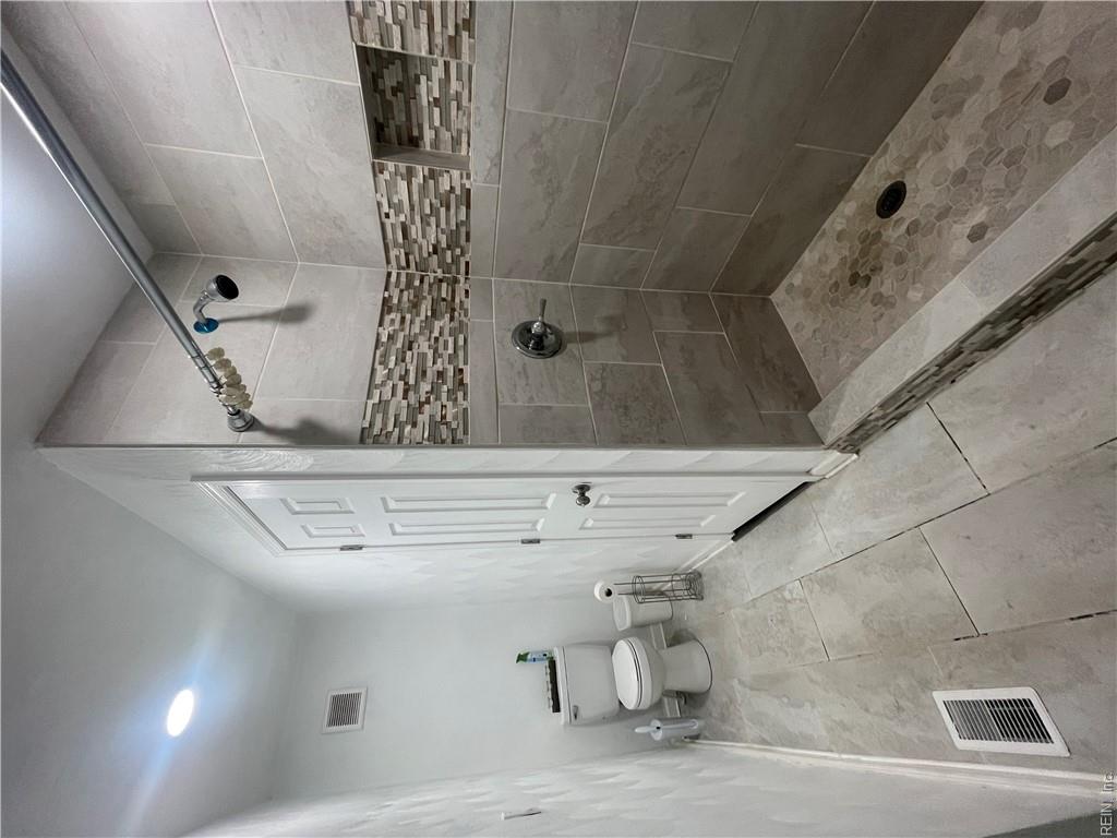 1307 Hatton St Property Photo 13