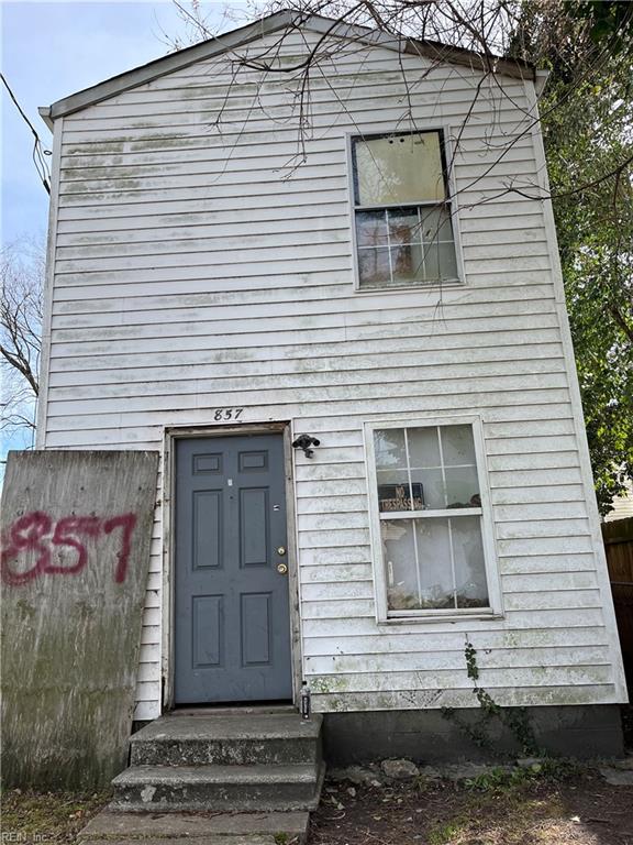 857 B AVE Property Photo 1