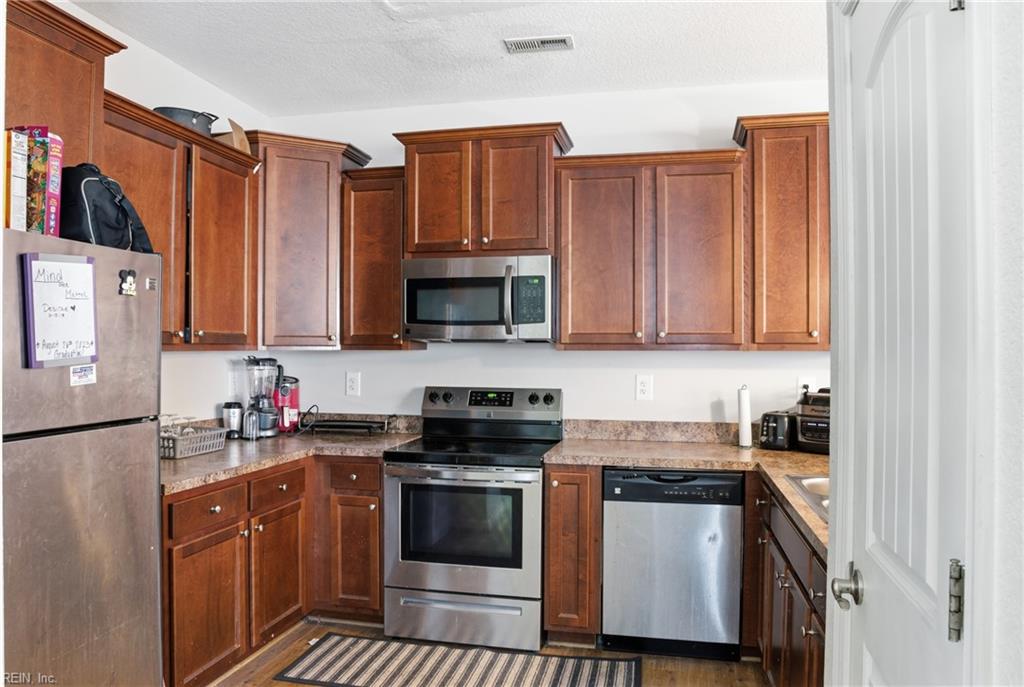 924 Deep Branch Way Property Photo 3