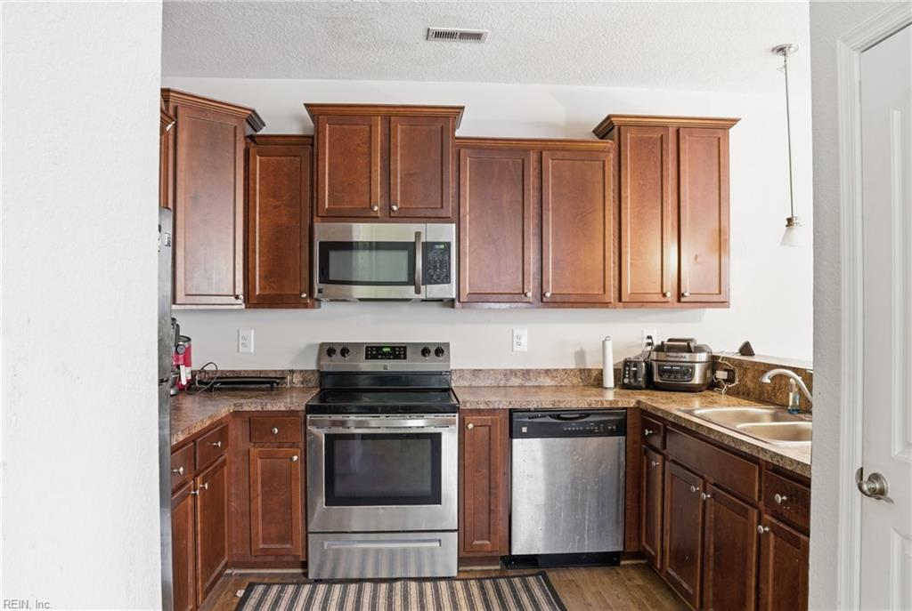 924 Deep Branch Way Property Photo 4