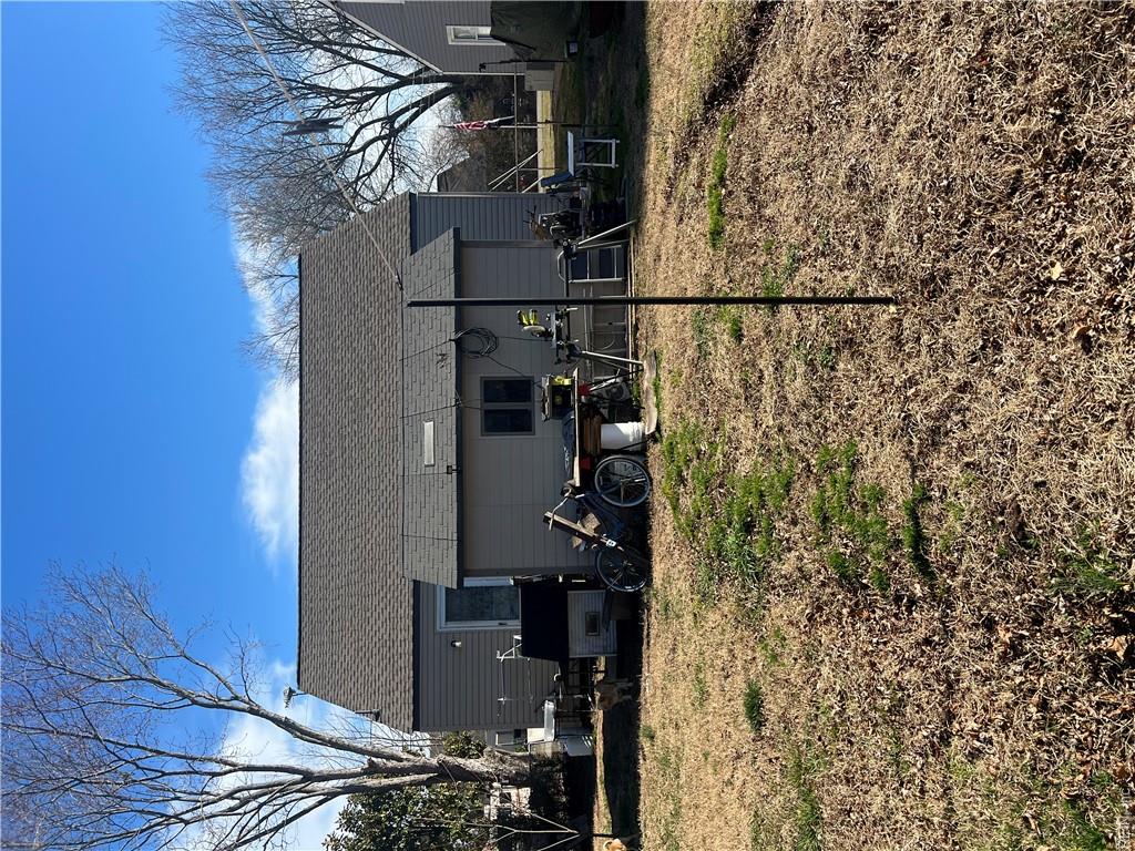 1135 Jasmine St Property Photo 5