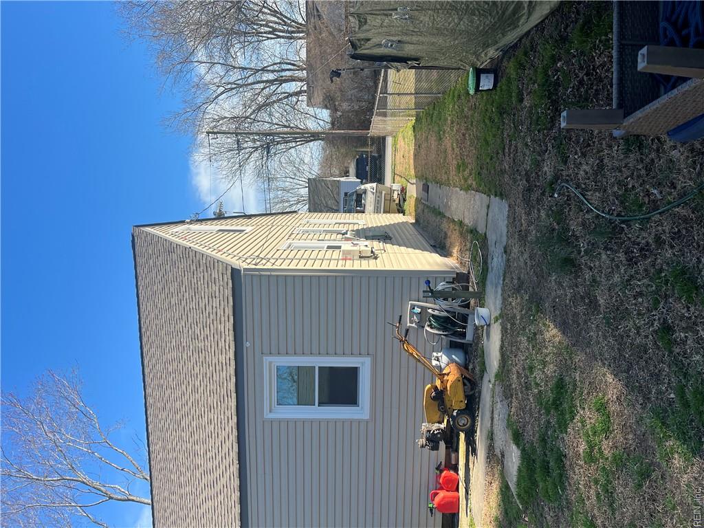1135 Jasmine St Property Photo 17