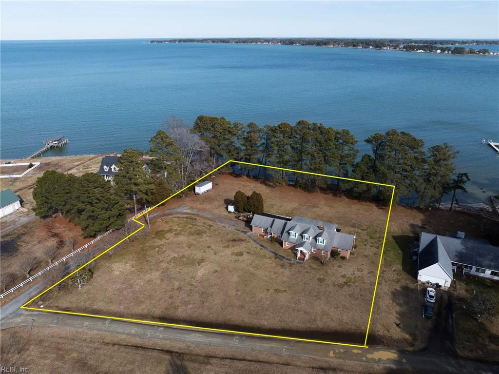 2406 Hallieford Rd Property Photo 7