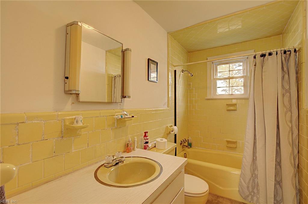 2406 Hallieford Rd Property Photo 22