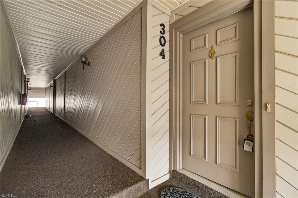 423 Harbour Pt Property Photo 3