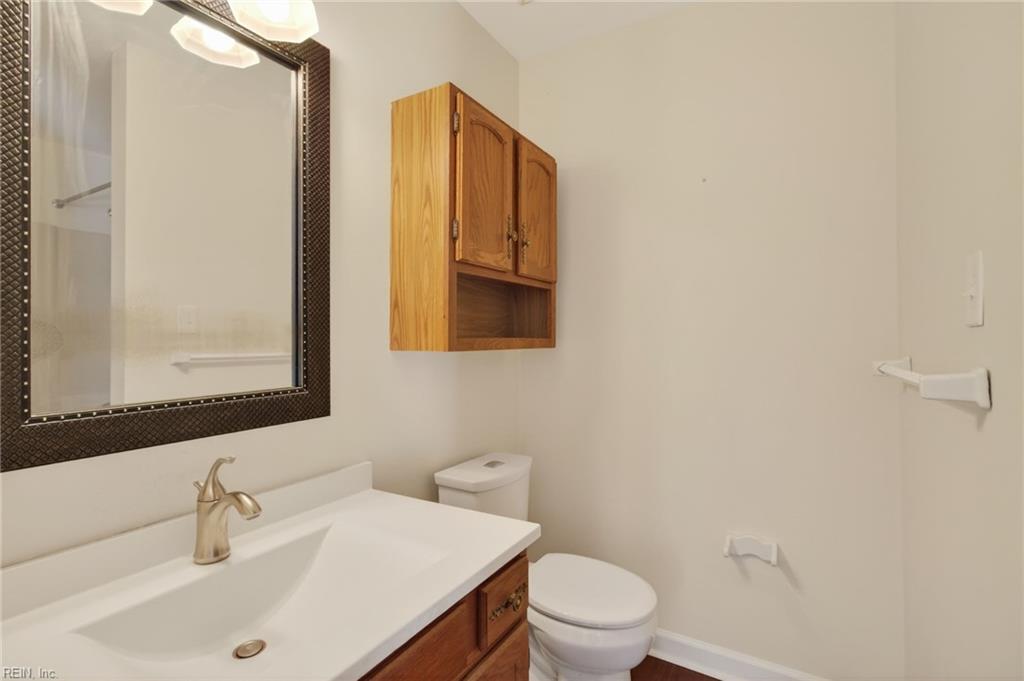 423 Harbour Pt Property Photo 15