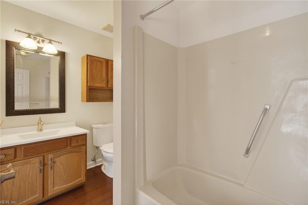 423 Harbour Pt Property Photo 17