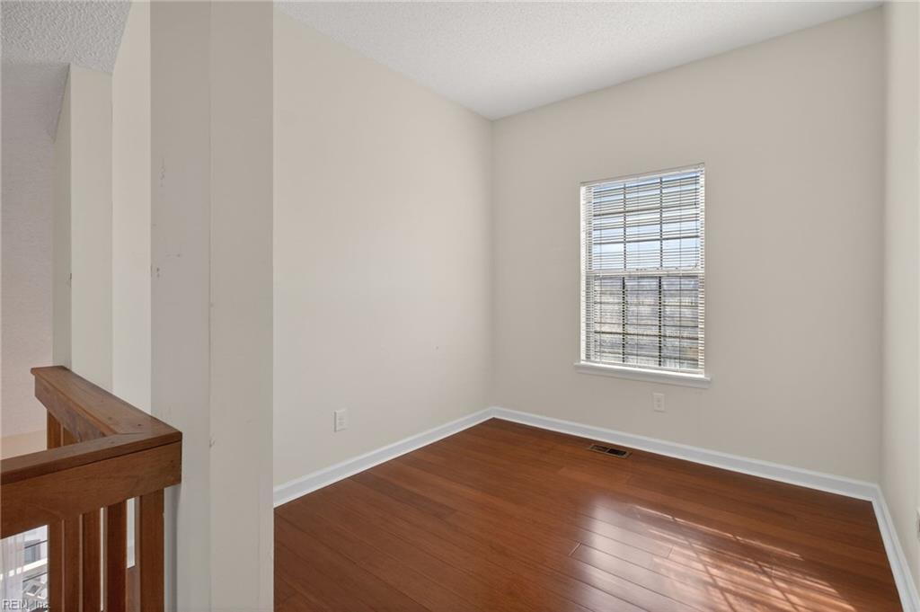423 Harbour Pt Property Photo 22