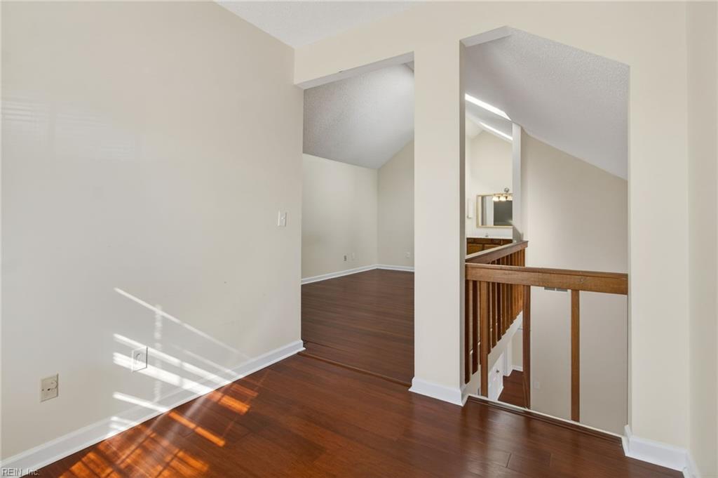 423 Harbour Pt Property Photo 23