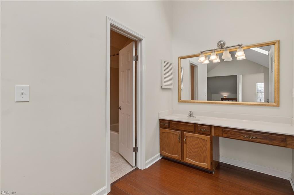 423 Harbour Pt Property Photo 25