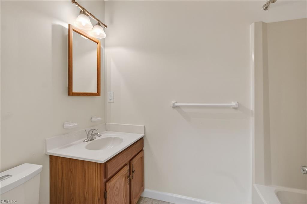 423 Harbour Pt Property Photo 26