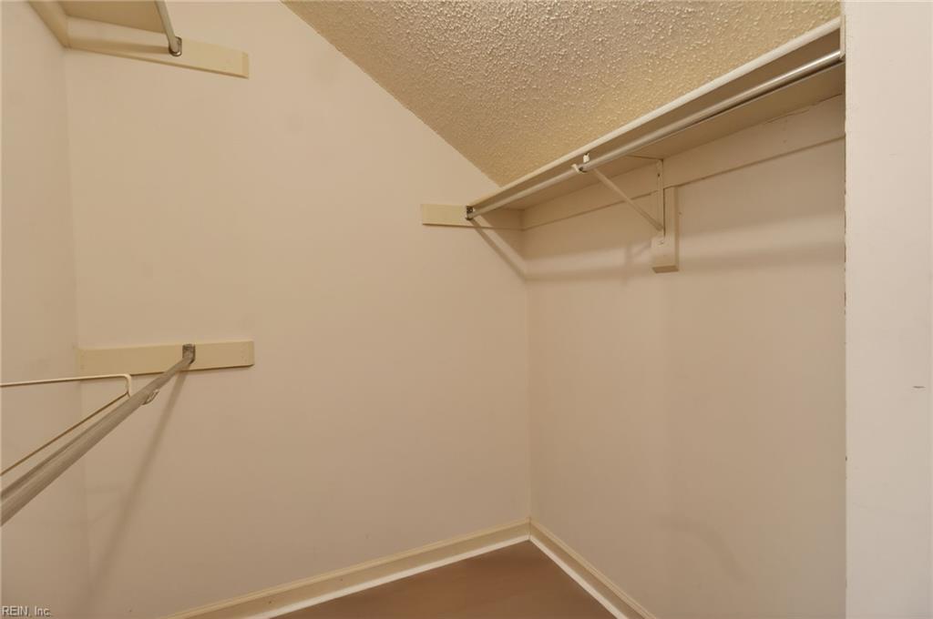 423 Harbour Pt Property Photo 27
