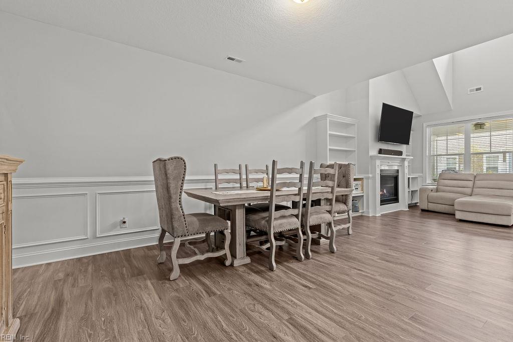 202 Thornwood Dr Property Photo 10
