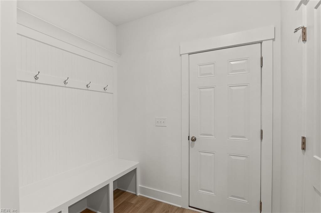 100 Waggle Dr Property Photo 11
