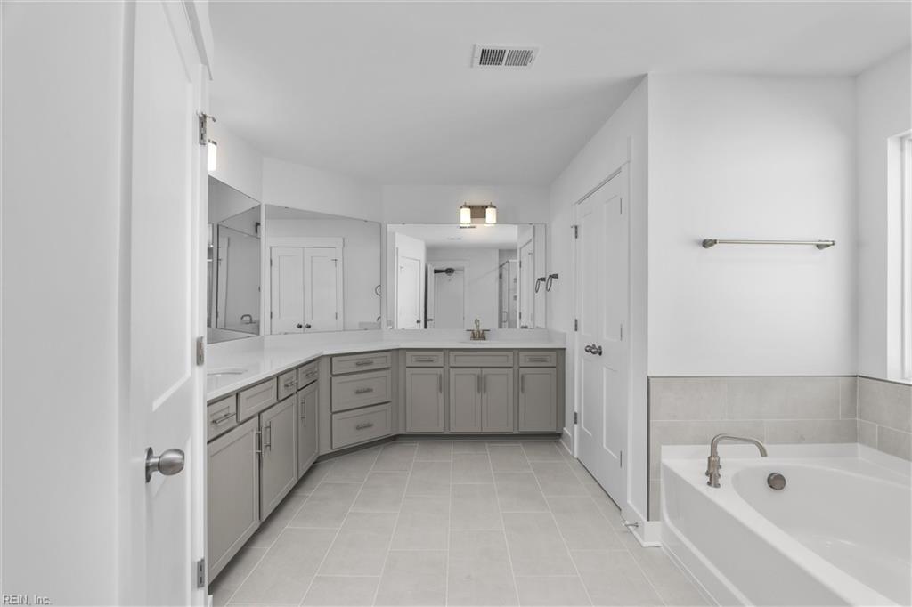 100 Waggle Dr Property Photo 23