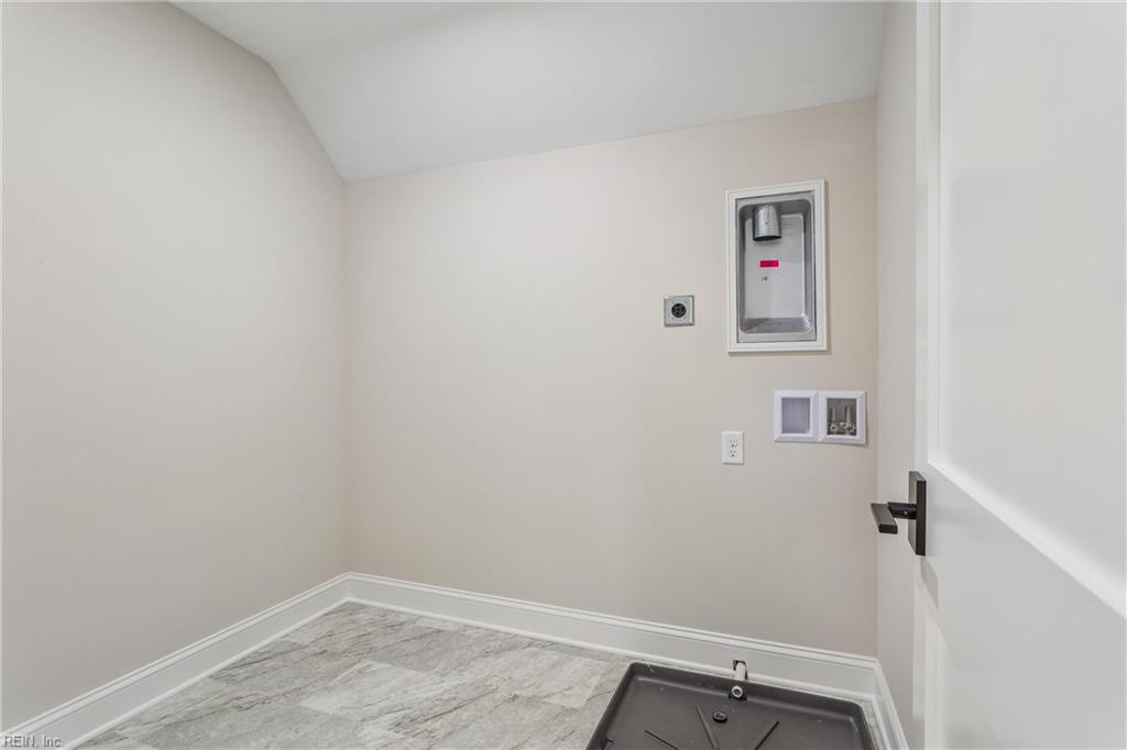 2504 Campbell Cls Property Photo 28