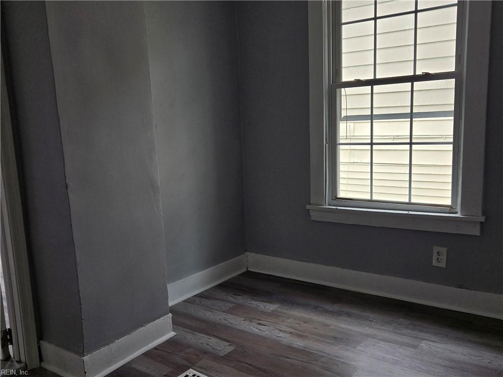 1002 Dunbar St Property Photo 13