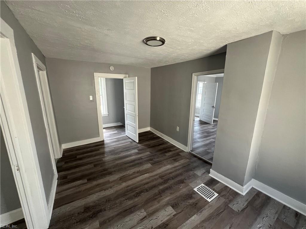 1002 Dunbar St Property Photo 26