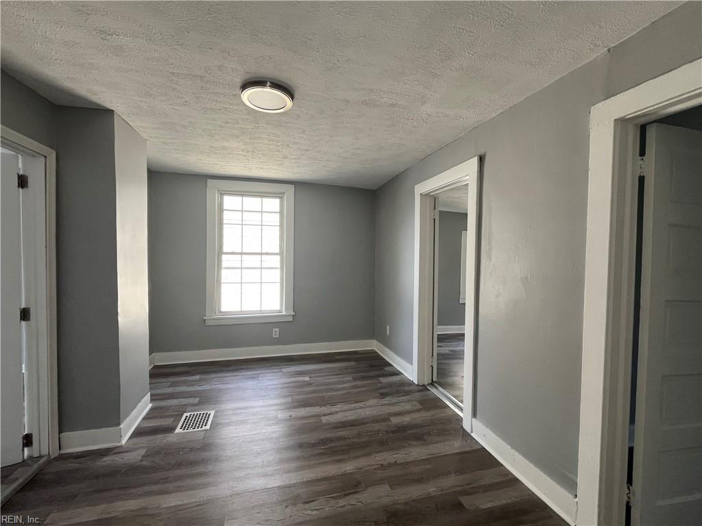 1002 Dunbar St Property Photo 29