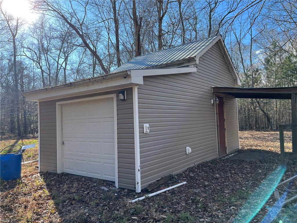 1832 Munden Point Rd Property Photo 4
