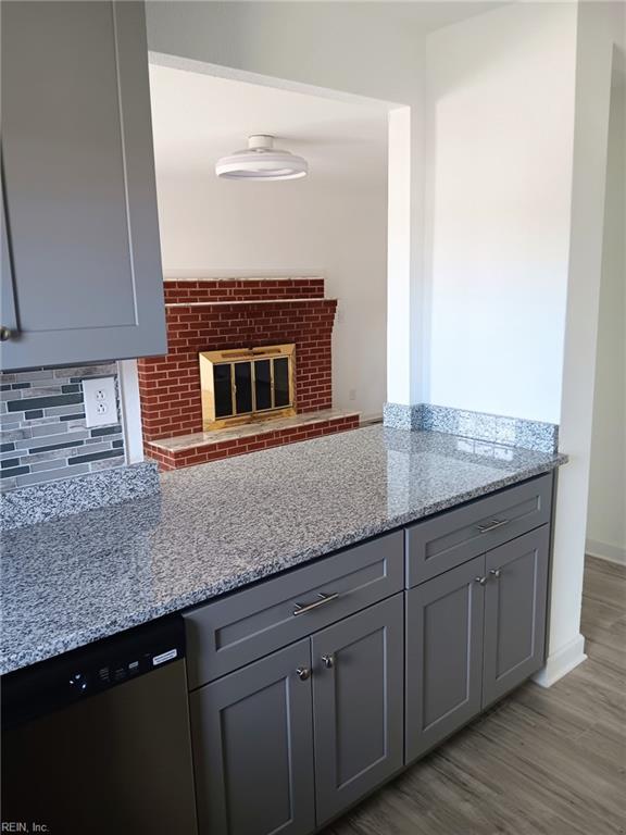 6634 Whitehorn Dr Property Photo 3