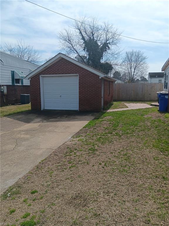 6634 Whitehorn Dr Property Photo 7