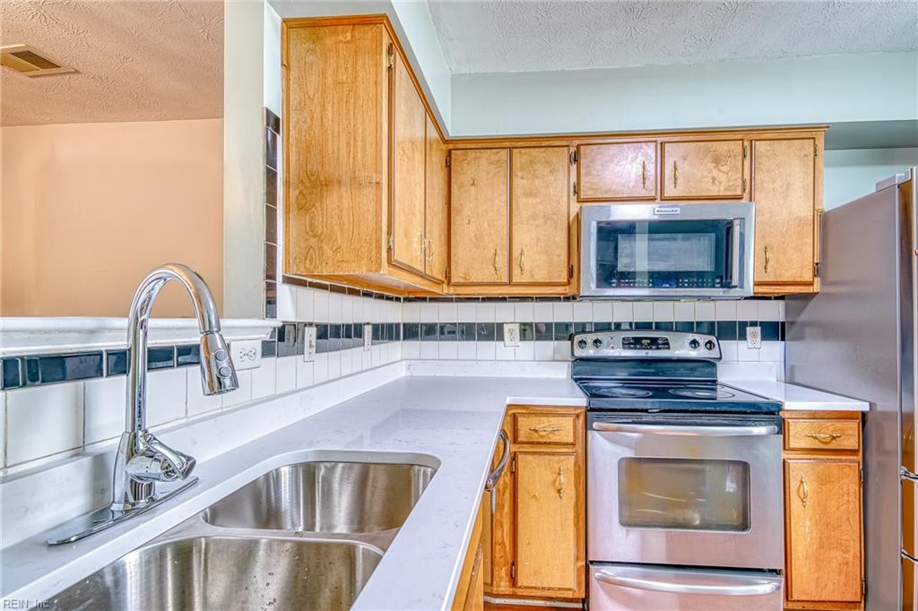 5310 Palmer Ln Property Photo 9