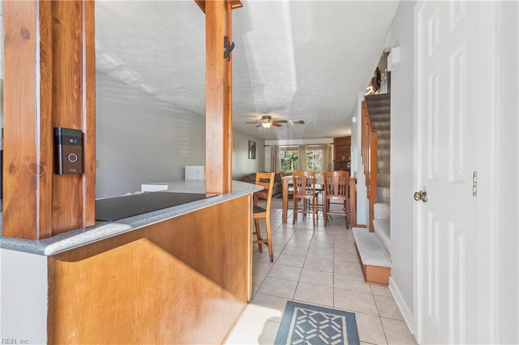 8007 Sunset Dr Property Photo 2