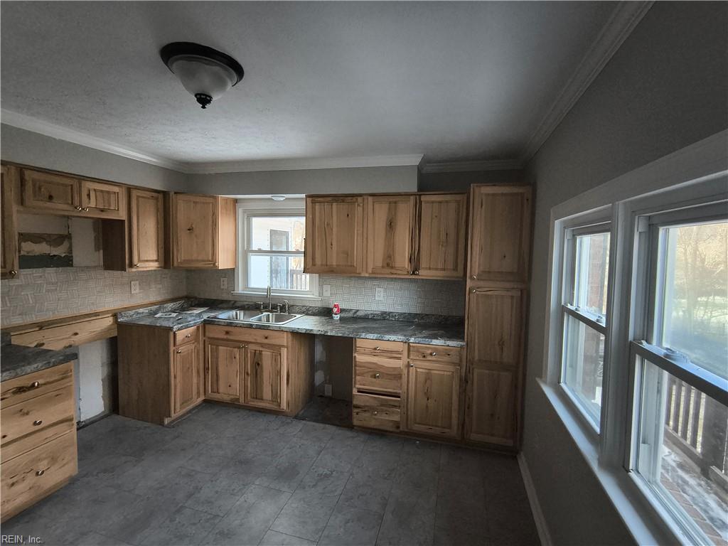 7704 Roaring Run Rd Property Photo 5
