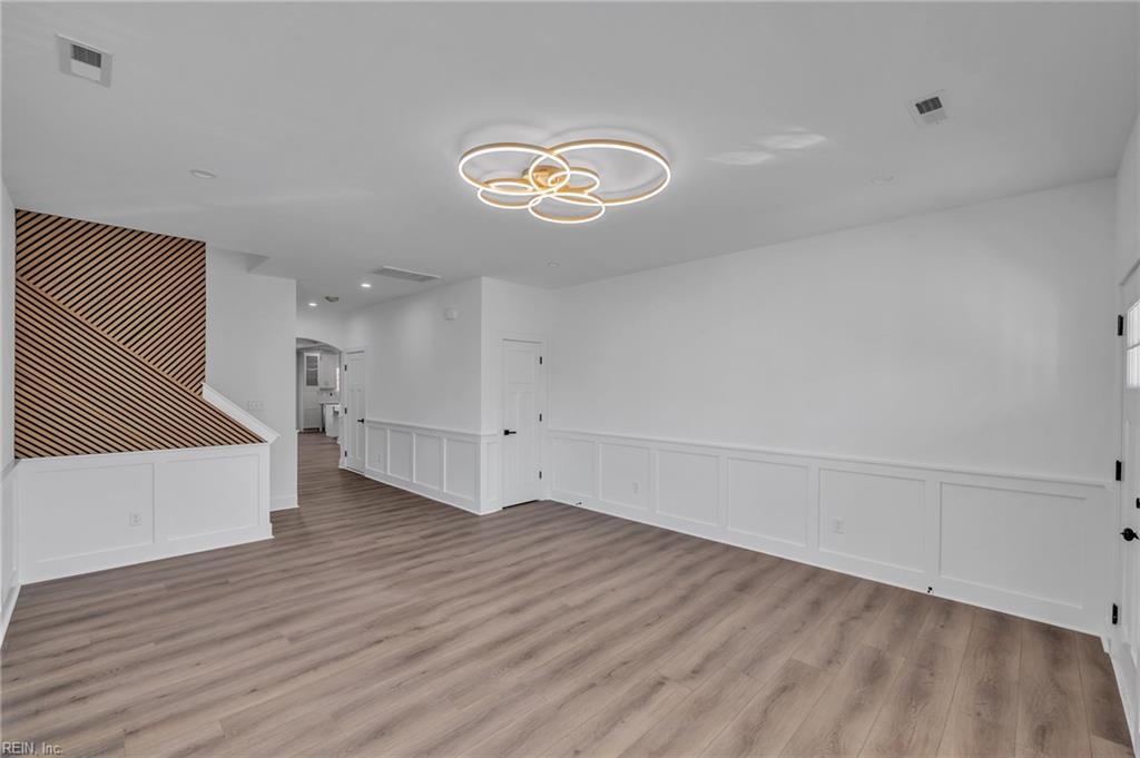 1145 29 St Property Photo 7