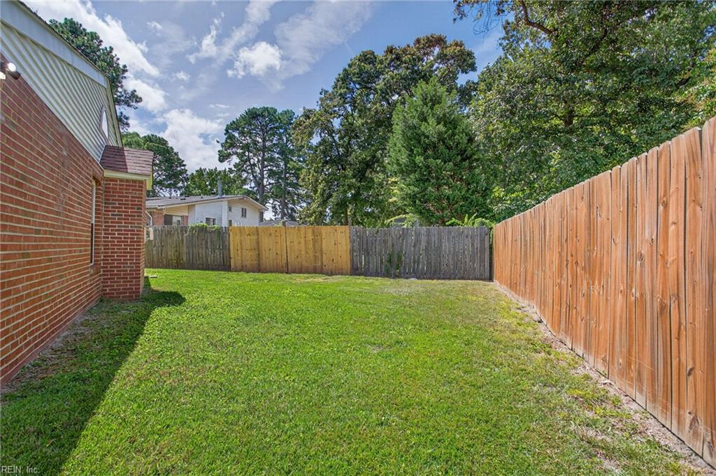5480 Bayberry Dr Property Photo 4