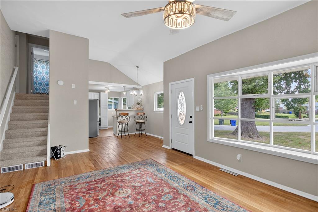 5480 Bayberry Dr Property Photo 6