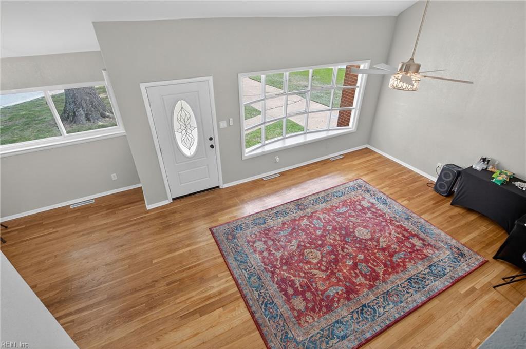 5480 Bayberry Dr Property Photo 8