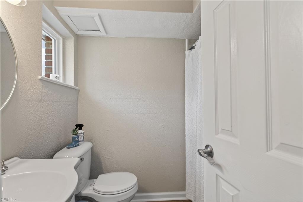 5480 Bayberry Dr Property Photo 24