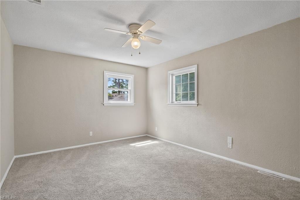 5480 Bayberry Dr Property Photo 27