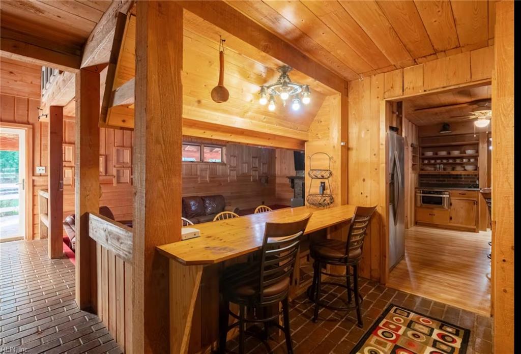 1058 Pine Log Rd Property Photo 11
