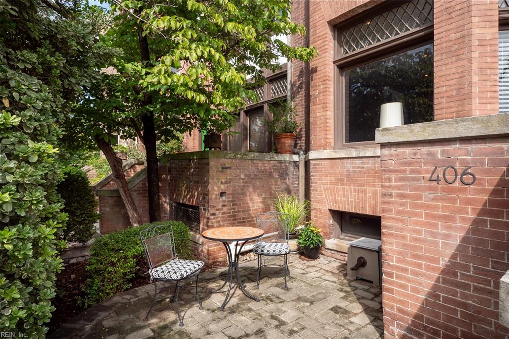 406 Mowbray Arch Property Photo 6