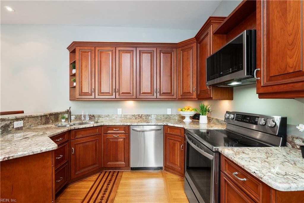 406 Mowbray Arch Property Photo 16