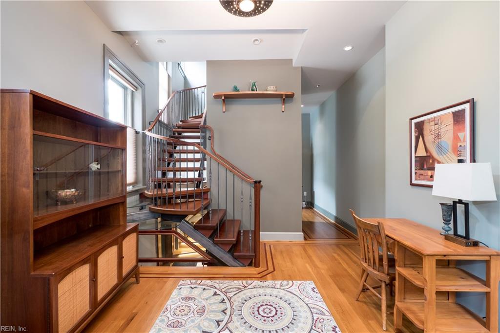 406 Mowbray Arch Property Photo 20