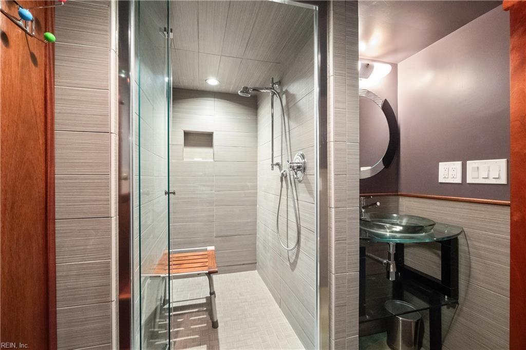 406 Mowbray Arch Property Photo 26