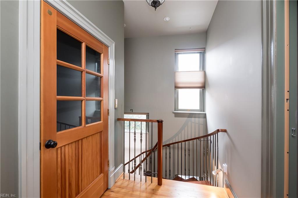 406 Mowbray Arch Property Photo 37