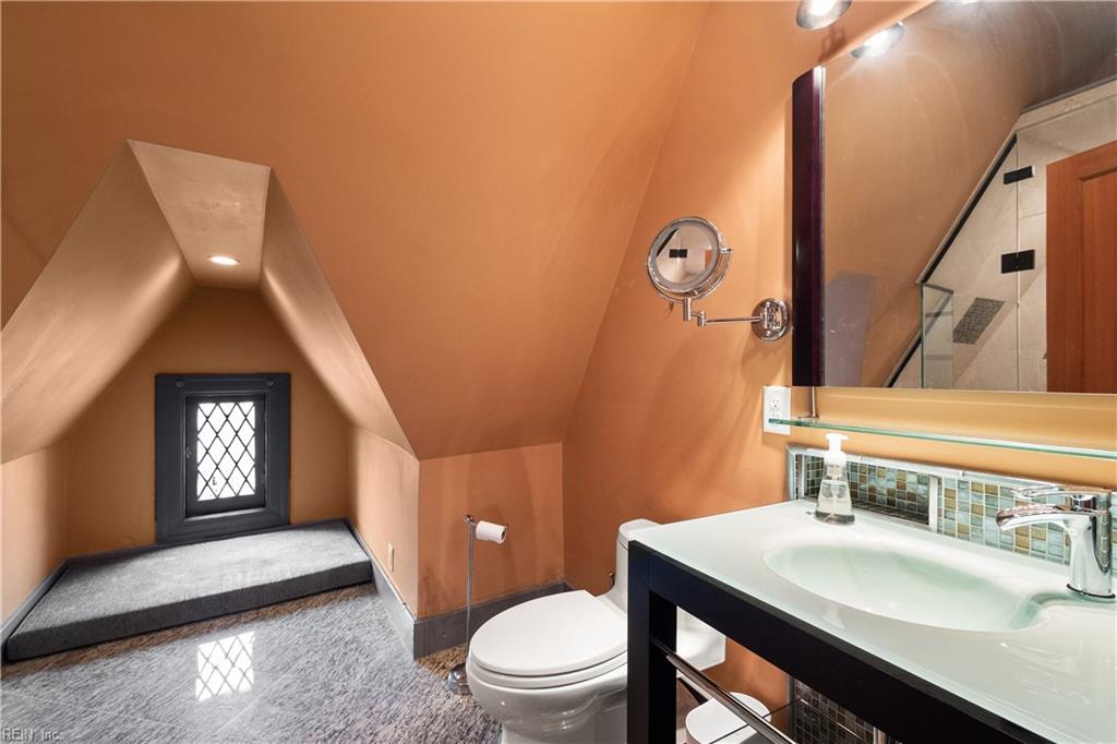 406 Mowbray Arch Property Photo 44