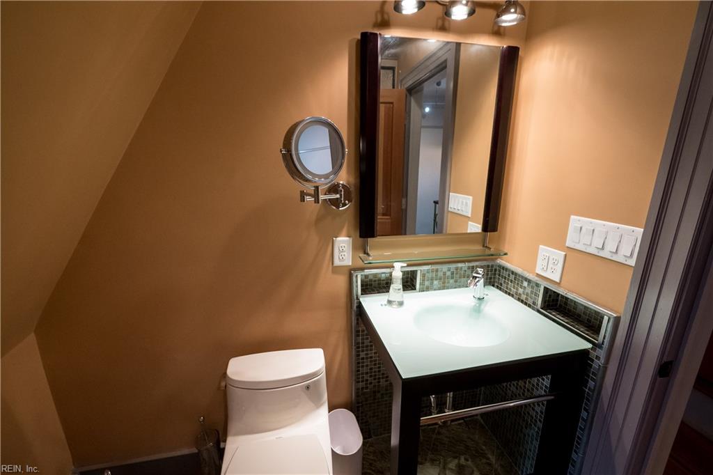 406 Mowbray Arch Property Photo 45