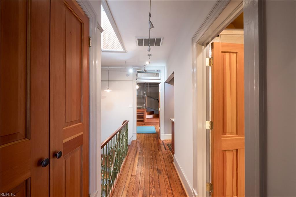 406 Mowbray Arch Property Photo 47